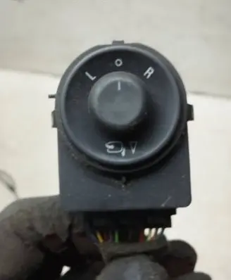 Opel Insignia A Wing mirror switch 13271831 211731