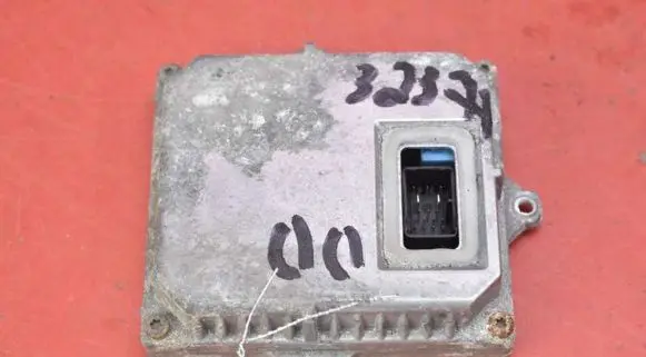 Mazda 6 Voltage converter/converter module 1307329086