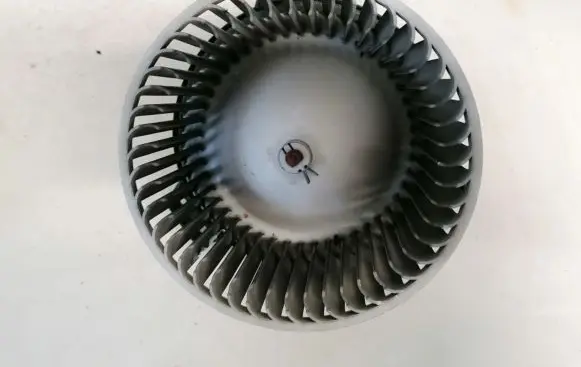 Mazda 323 Heater fan/blower bj0ea03 894000-0
