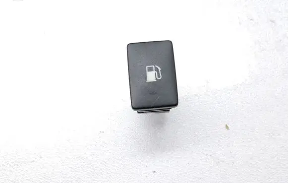 Toyota Avensis T270 Fuel tank opening switch 15C252