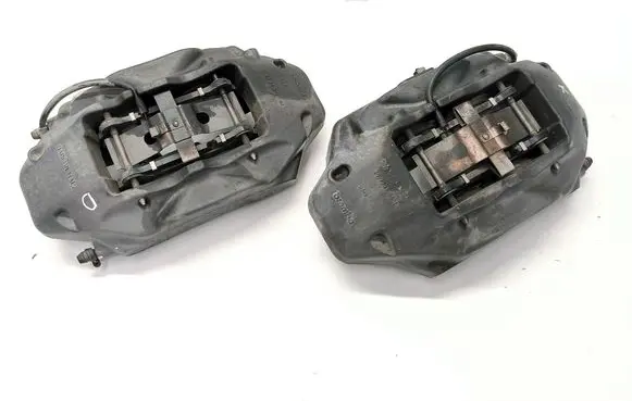 Front brake caliper