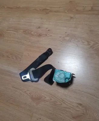 Nissan Note (E11) Rear seatbelt