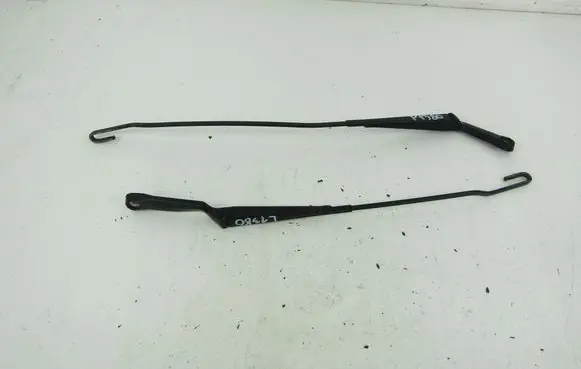 Audi A3 S3 8L Front wiper blade arm 