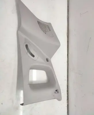 (D)pillar trim (top)