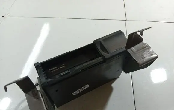 Nissan Almera Tino CD/DVD changer 28184AV700