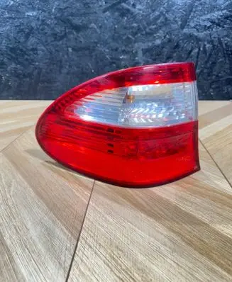 Mercedes-Benz E W211 Rear/tail lights a2118201564