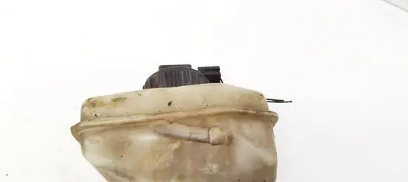 Brake fluid reservoir