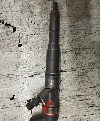 BMW 5 E60 E61 Fuel injector 0445110209