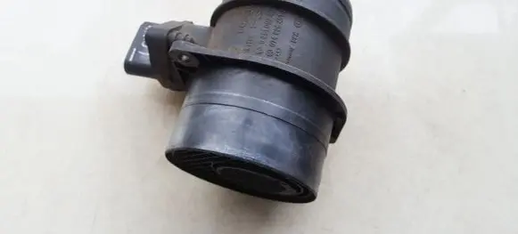 Audi A4 S4 B6 8E 8H Mass air flow meter 0281002461 074906461b