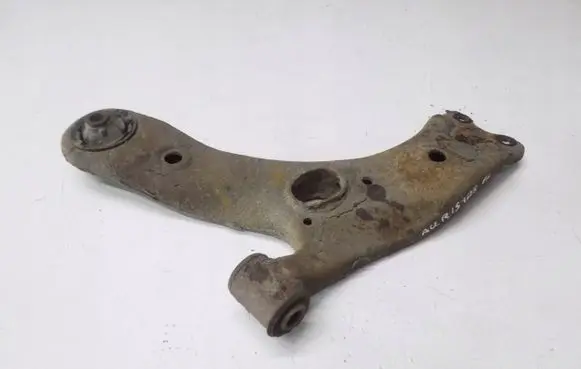 Toyota Auris 150 Front lower control arm/wishbone EUJ104ghffBP36A