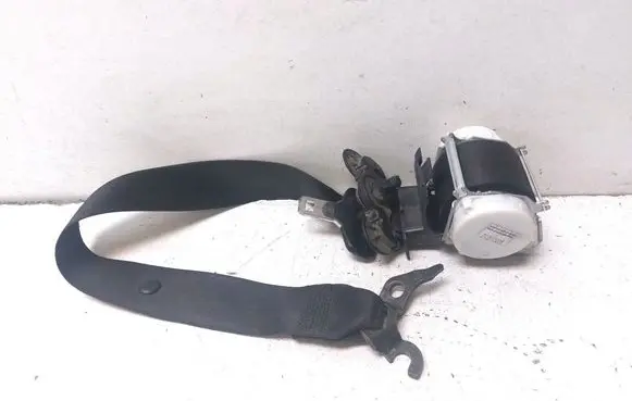 BMW 1 E81 E87 Front seatbelt 33017492B