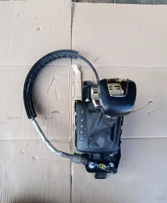 Skoda Octavia Mk2 (1Z) Gear selector 5K1713025AG
