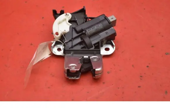 Audi A8 S8 D3 4E Tailgate/trunk/boot lock/catch/latch 4F5827505D