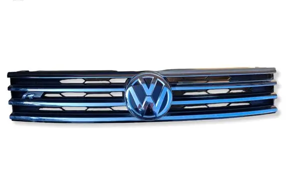 Volkswagen Touareg II Front bumper upper radiator grill 7P6853651J 7P6853651M 7P6853651K