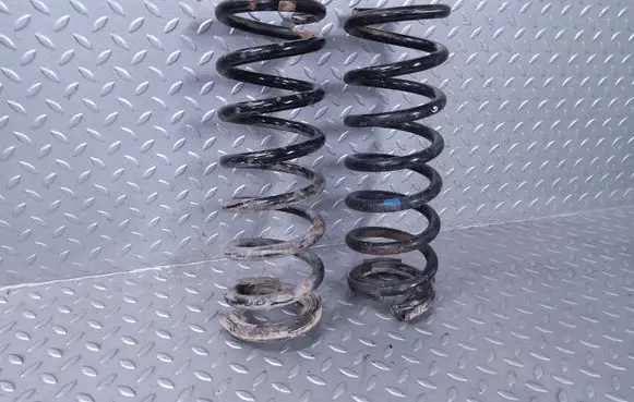 Mitsubishi Outlander Rear coil spring 4140A185