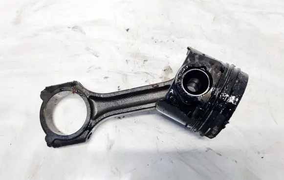KIA Ceed Piston with connecting rod 