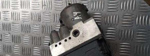 Audi A4 S4 B5 8D ABS Pump 8d0816111f