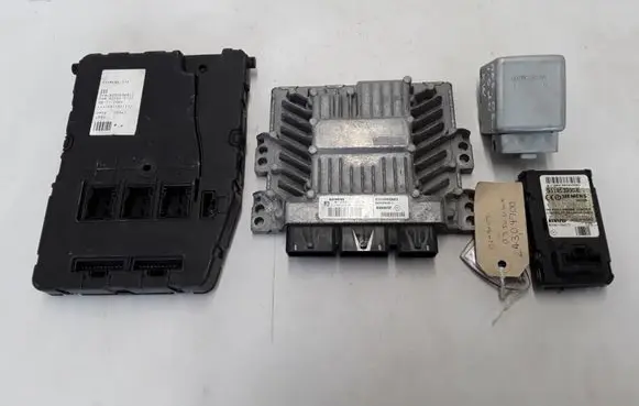 Renault Megane II Engine ECU kit and lock set 