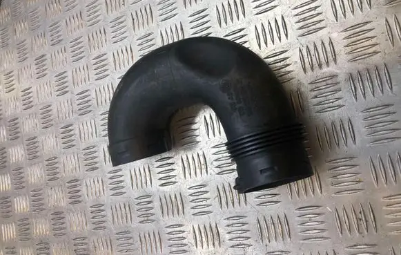 Volkswagen Golf V Air intake hose/pipe 1K0129618
