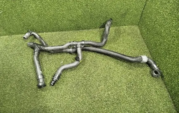 Renault Master III Engine coolant pipe/hose 924102546R