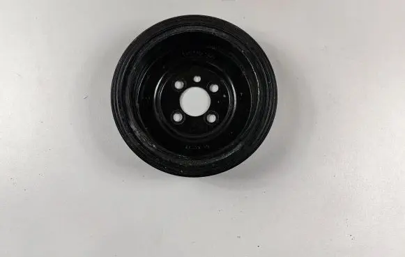 Volkswagen Golf VII Crankshaft pulley 03G105243