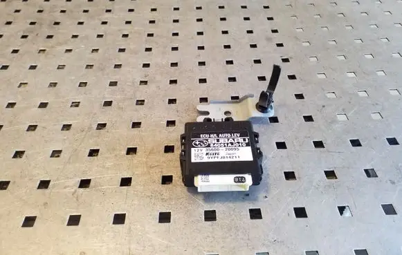 Subaru Outback Light module LCM 9YPFJ014211 84051AJ010 498080