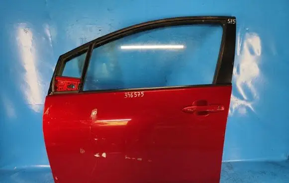 Toyota Prius (XV60) Front door 6700247162