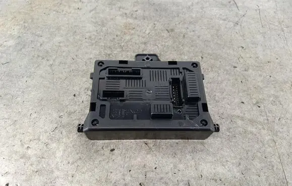 Renault Clio III Comfort/convenience module 8201054128BCML2CR
