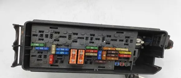 Mercedes-Benz ML W164 Fuse module A1645404135