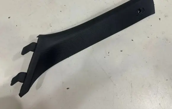 BMW i4 (A) pillar trim 8096435