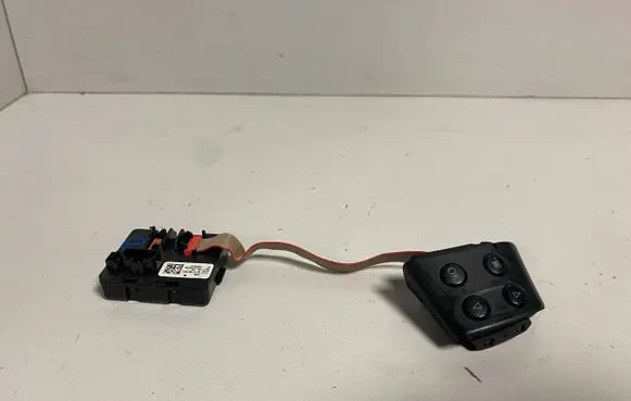 Volkswagen Jetta V Steering wheel buttons/switches 1P0959542 1K0959538F 61618396