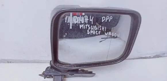 Mitsubishi Space Wagon Front door electric wing mirror