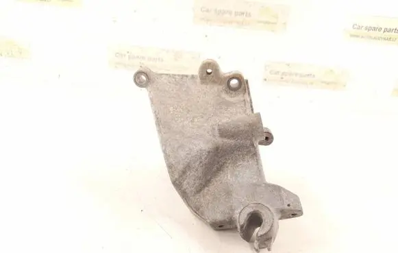 Mercedes-Benz C W204 Engine mounting bracket 2762231004 A2762231004