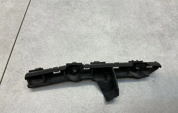 Front bumper mounting bracket