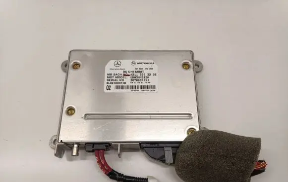 Mercedes-Benz R W251 Bluetooth control unit module A2118703226