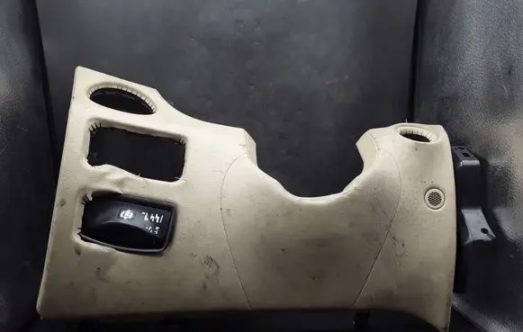 Steering wheel column trim