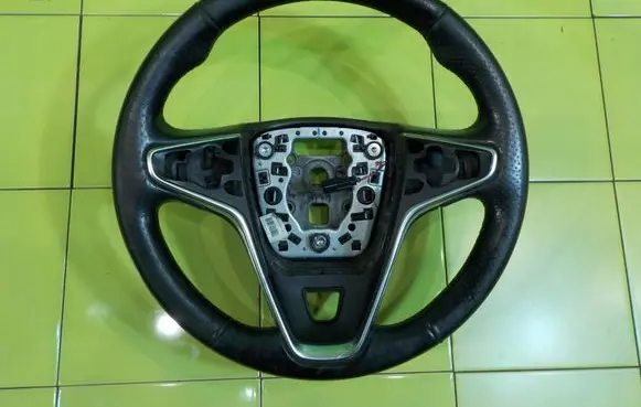Opel Insignia A Steering wheel UP190