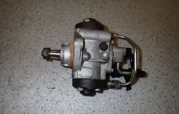 Chevrolet Cruze Fuel injection high pressure pump 55586499