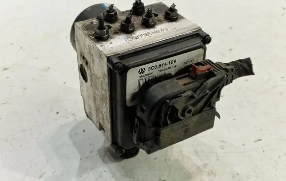 Volkswagen PASSAT B6 ABS Pump 3C0614109