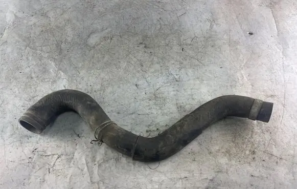 Nissan Patrol Y61 Engine coolant pipe/hose