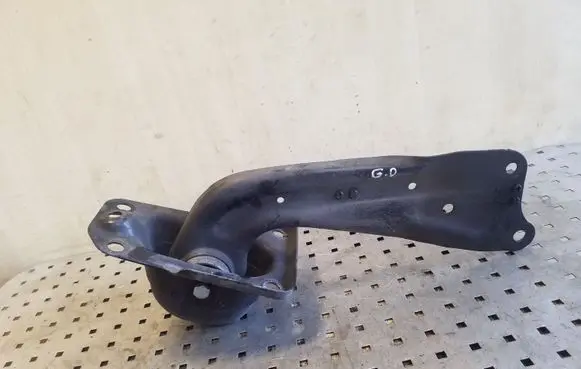 Volkswagen PASSAT B8 Rear upper control arm/wishbone 5Q0505226C