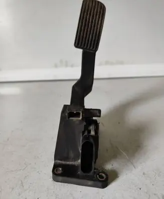 Mercedes-Benz Sprinter W901 W902 W903 W904 Accelerator throttle pedal 0281002335 A9013000404 088406044