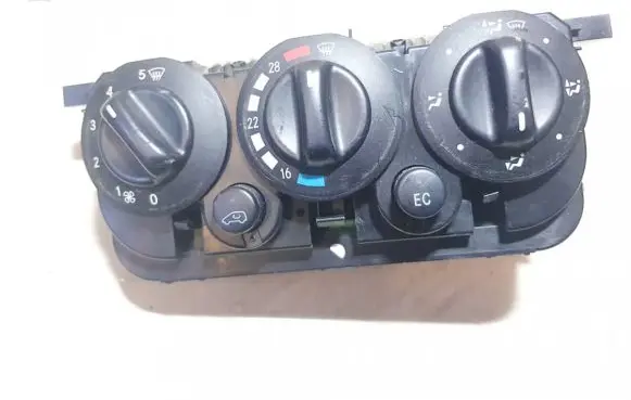 Mercedes-Benz A W168 Climate control unit 1688302085 O132501