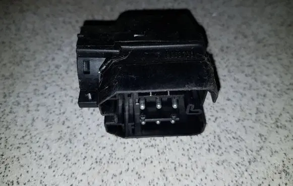 BMW 5 E39 Ignition lock contact 8363706