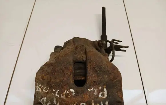 Audi A4 S4 B6 8E 8H Front brake caliper