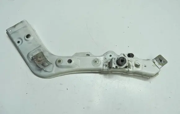 Toyota RAV 4 (XA30) Holder (bracket) 