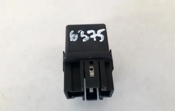Mitsubishi Carisma Other relay MB953381 MB23134-B52-X240