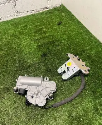 Porsche Cayenne (9Y0 9Y3) Tailgate/trunk/boot lift motor 760827887 4m0827506e