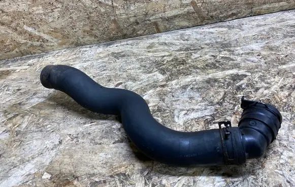 Infiniti G37 Engine coolant pipe/hose
