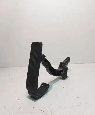 Mercedes-Benz S W220 Accelerator throttle pedal 2203010001